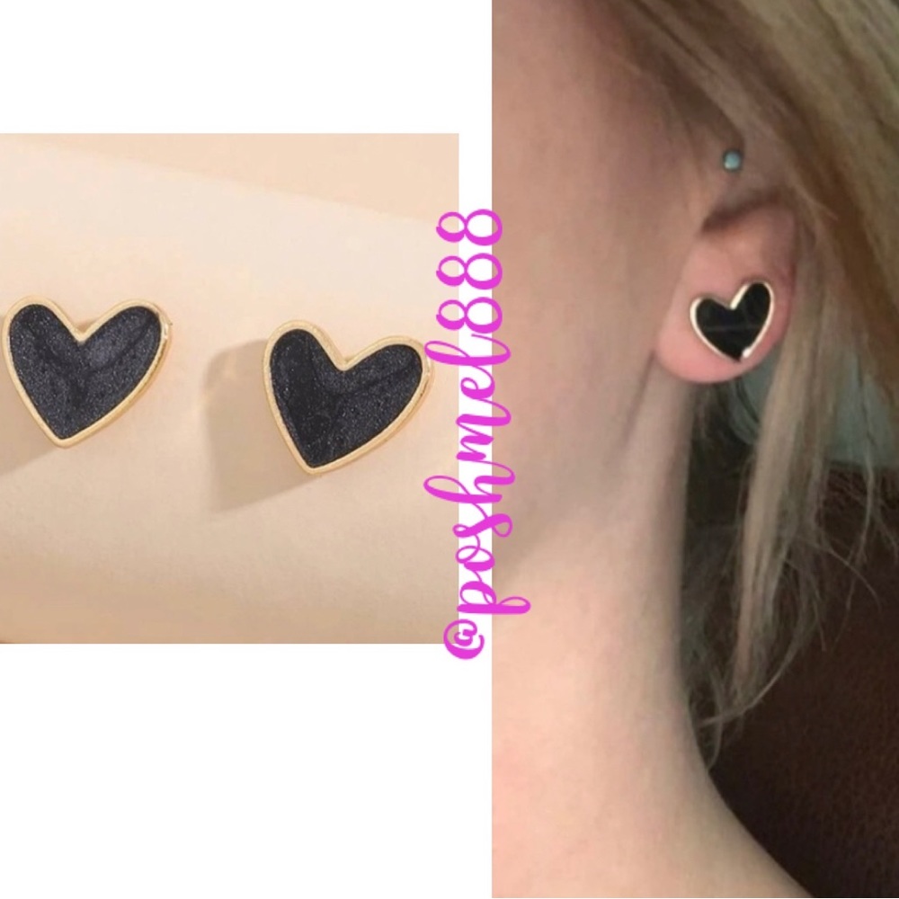 Delicateπ€βοΈBlack & Gold ValentinesπHeart Stud Earrings - Picture 7 of 7